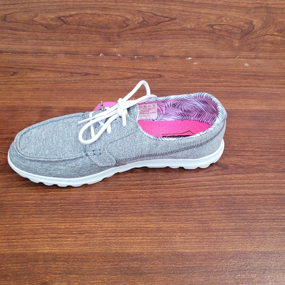 Skechers Goga Mat Walk  Shoes Women's Size 8.5 Like New
•Only Right Shoe